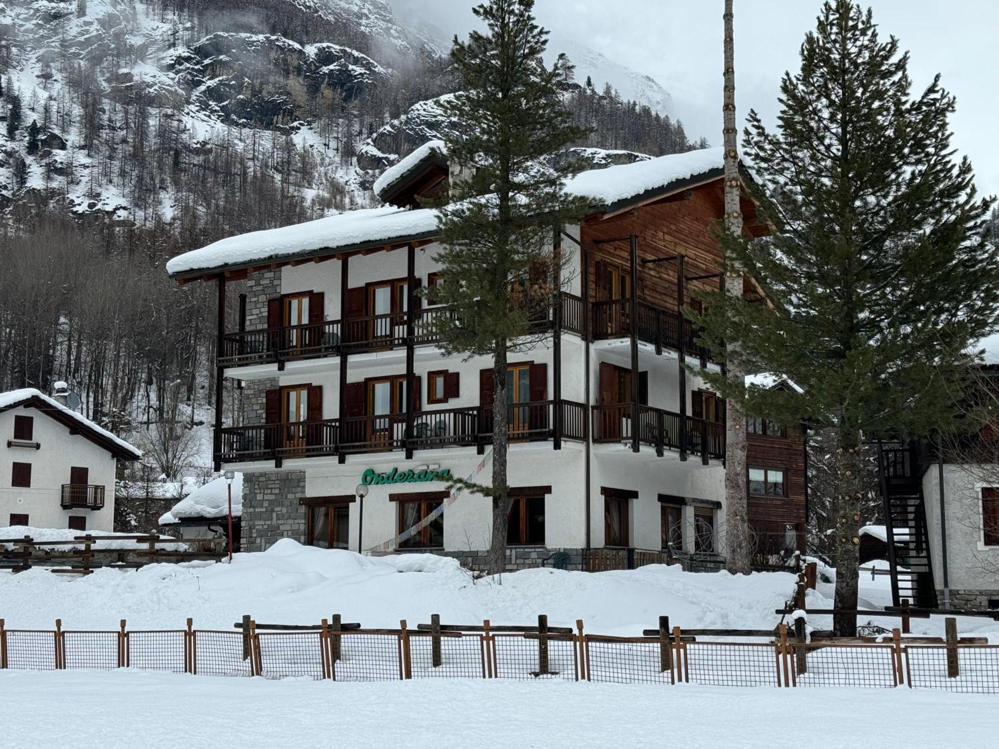 Hotel Ondezana Конь Екстер'єр фото